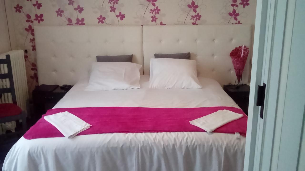 Hotel Saint-Michel Les Monts d'Aunay Chambre photo